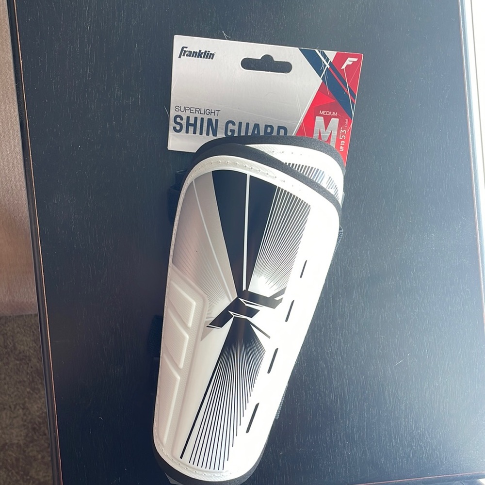 Franklin shin guards- Medium